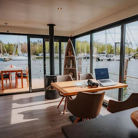 Floatinghouses Ferienhaus *