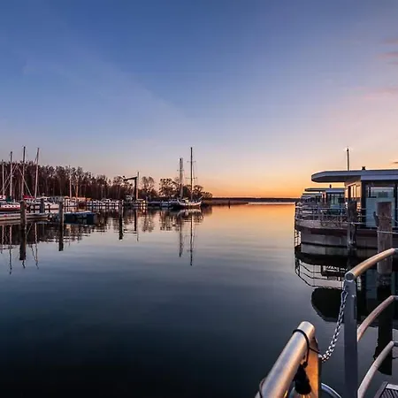 Floatinghouses *